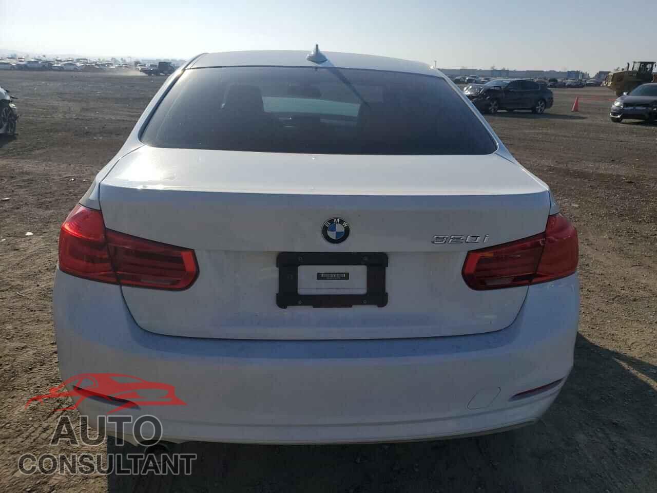 BMW 3 SERIES 2018 - WBA8A9C5XJAC99956