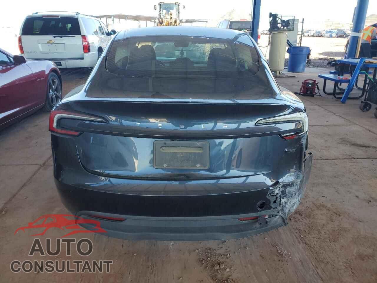 TESLA MODEL 3 2024 - 5YJ3E1EA6RF869111