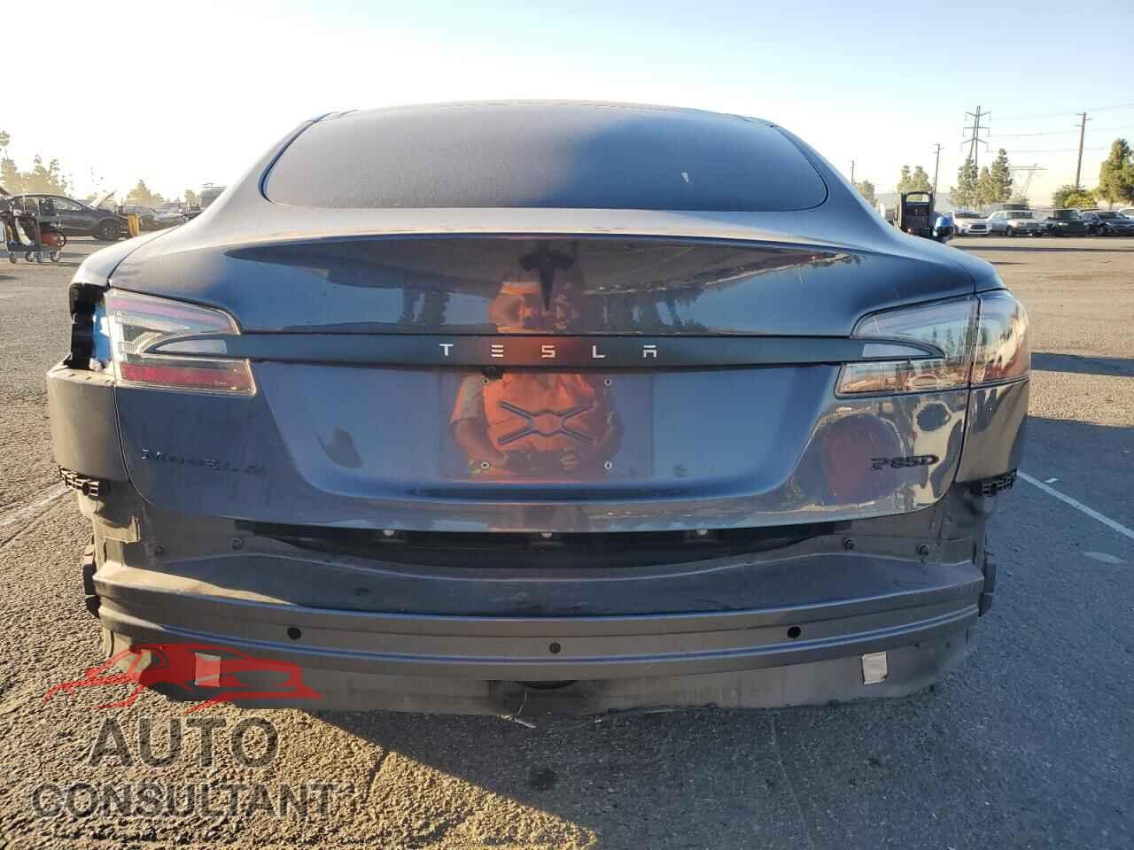 TESLA MODEL S 2015 - 5YJSA1H24FFP79690
