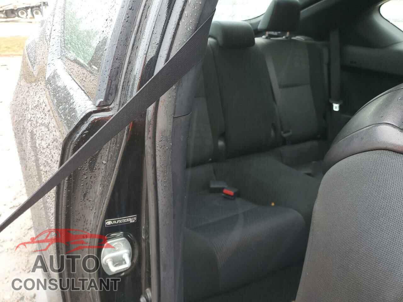 TOYOTA SCION 2012 - JTKJF5C72C3036115