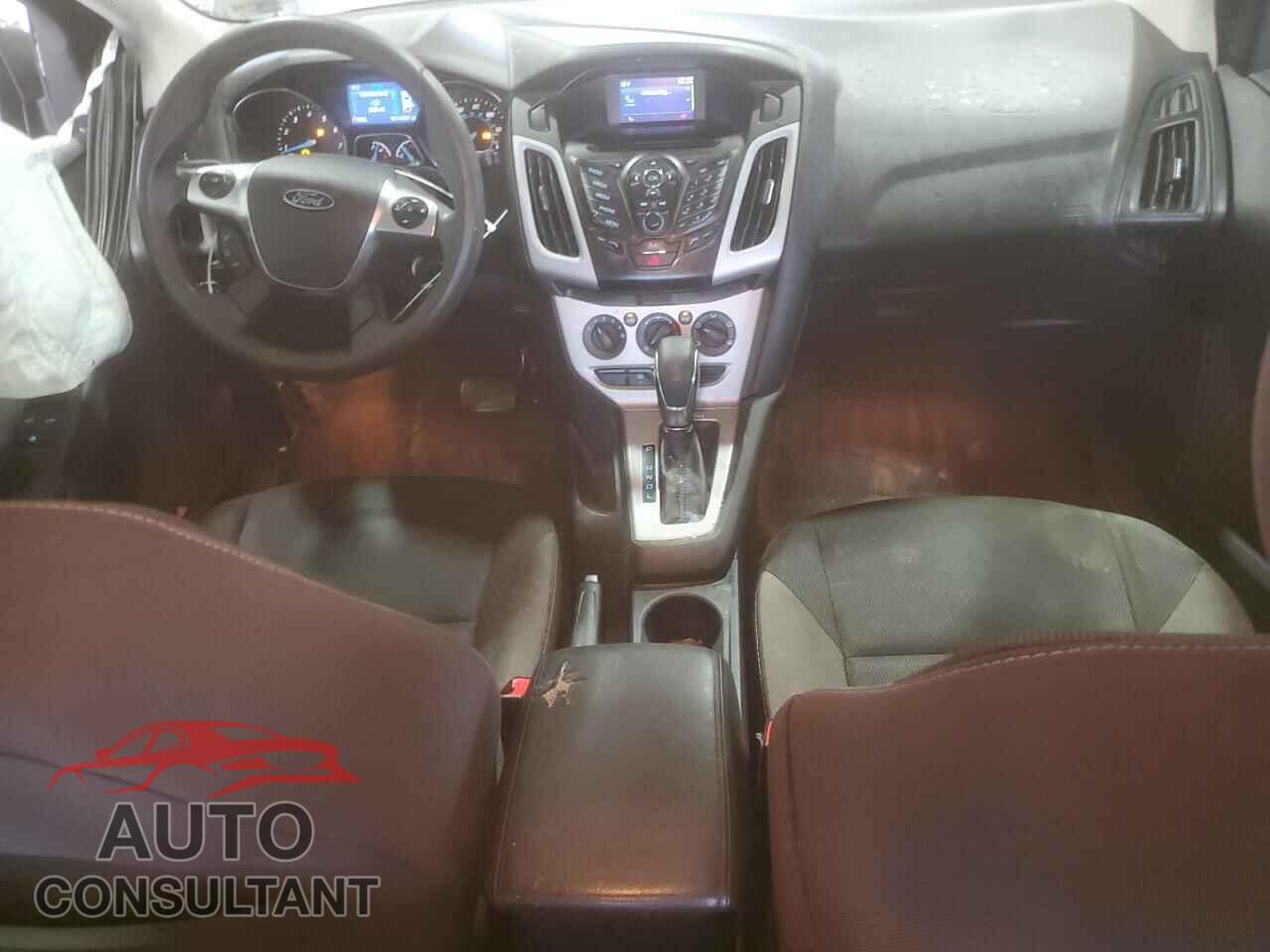 FORD FOCUS 2014 - 1FADP3K2XEL338613