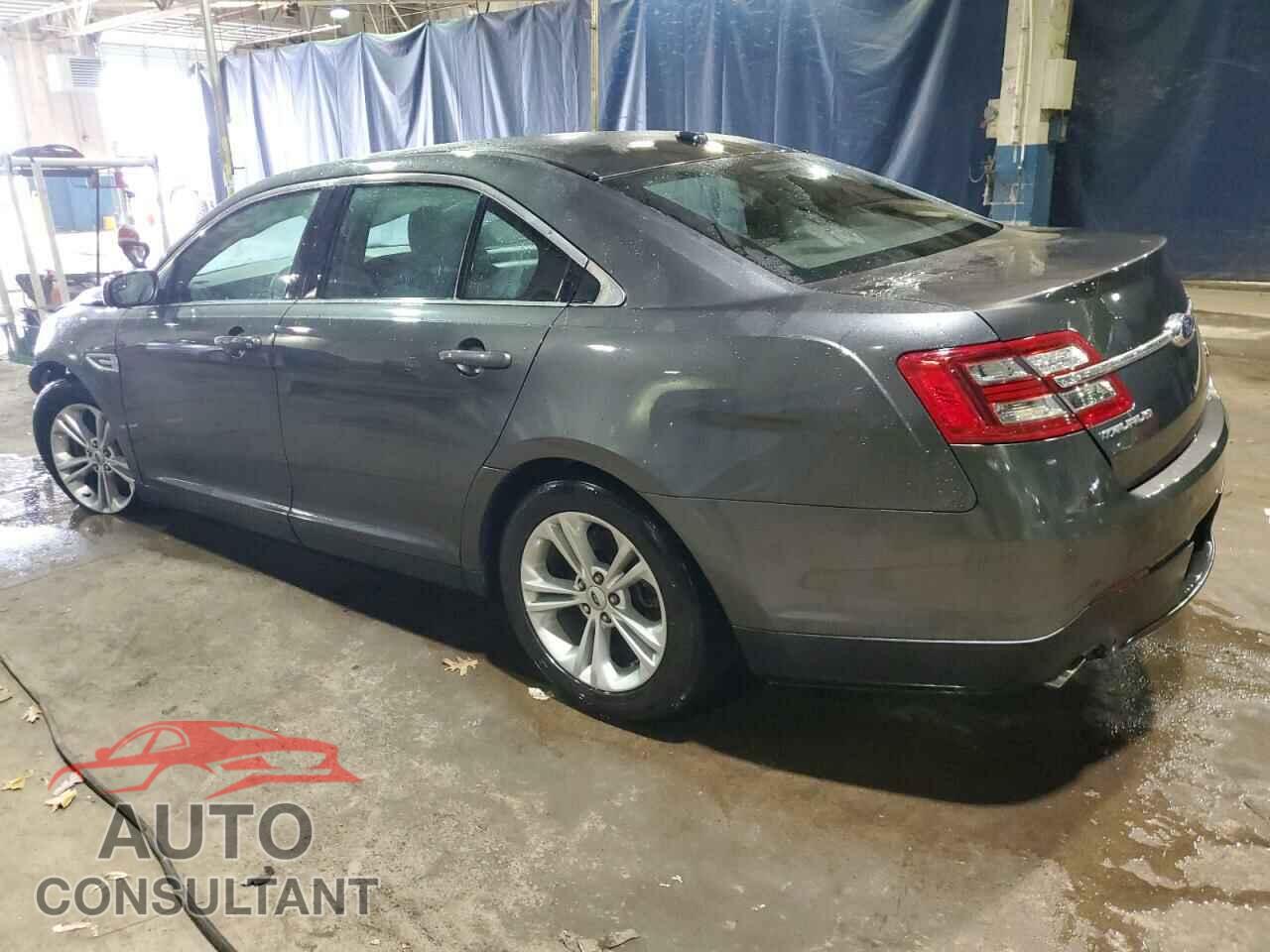 FORD TAURUS 2018 - 1FAHP2E86JG117122