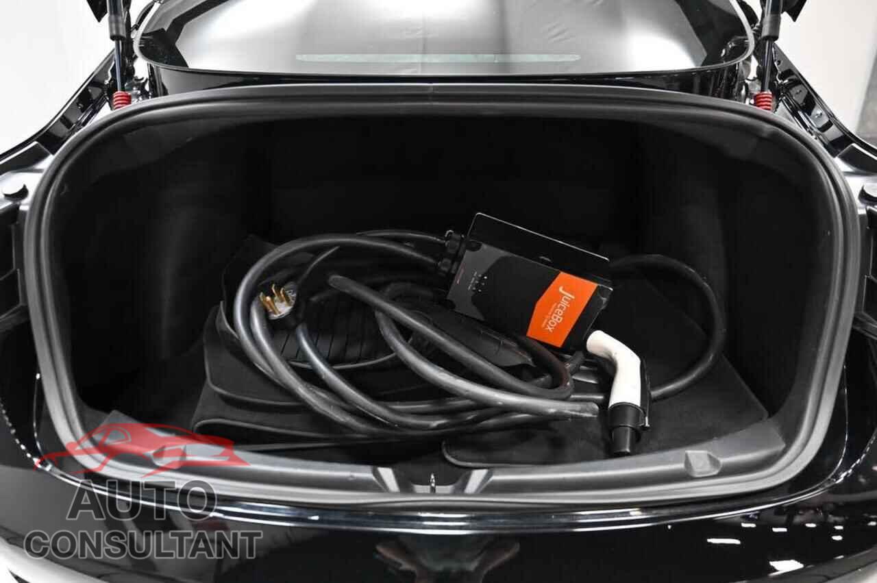 TESLA MODEL 3 2018 - 5YJ3E1EB5JF128896