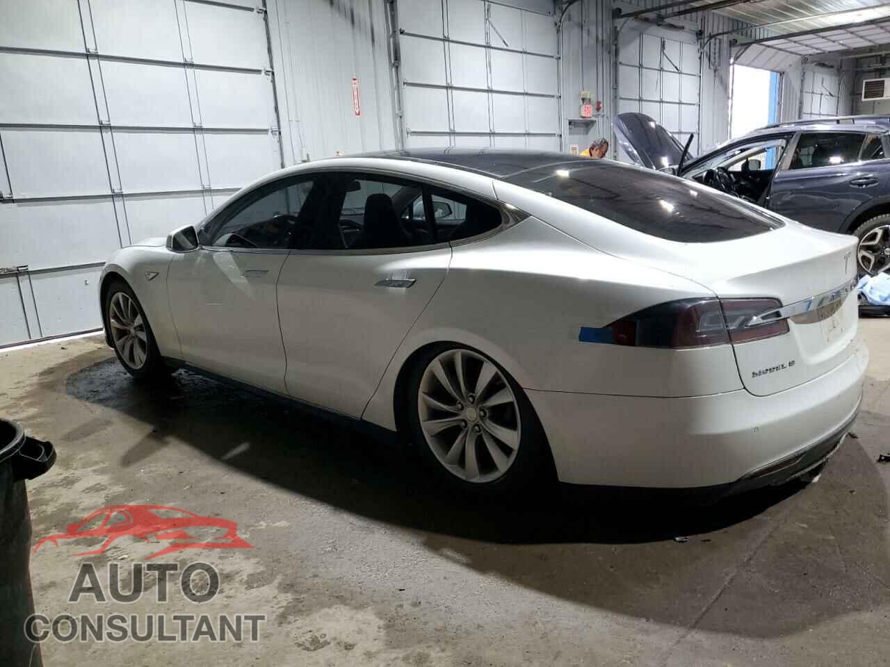 TESLA MODEL S 2013 - 5YJSA1CN6DFP22972