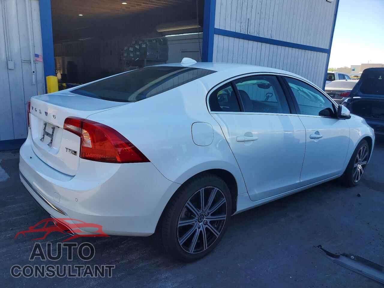 VOLVO S60 2018 - LYV402TK3JB167841