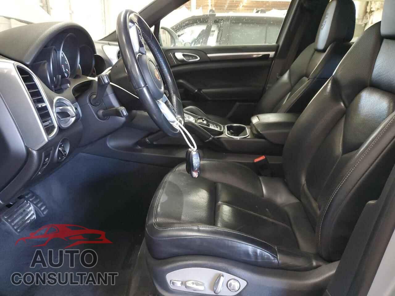 PORSCHE CAYENNE 2017 - WP1AA2A27HKA80604
