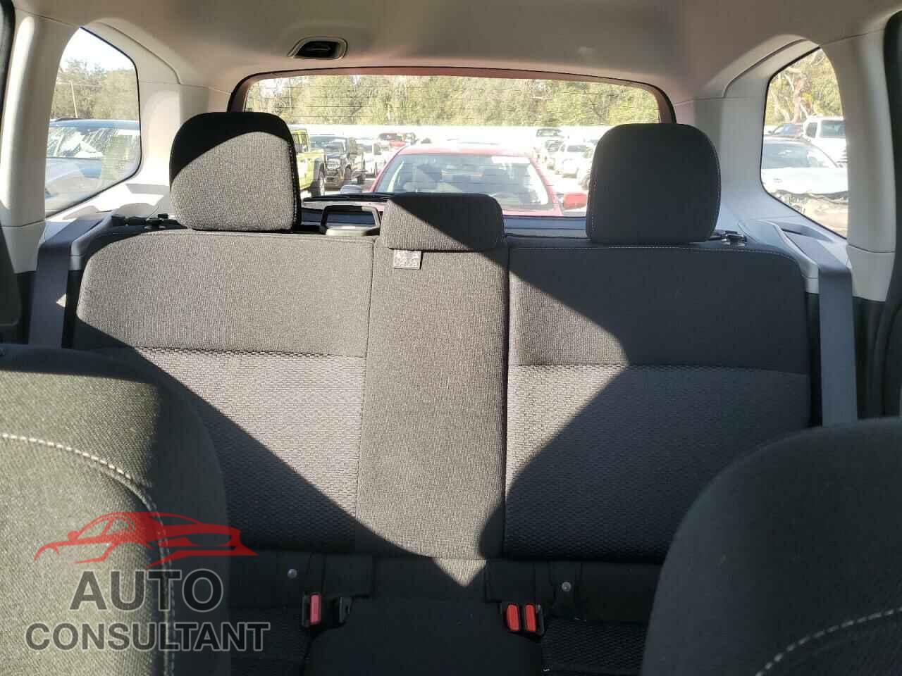 SUBARU FORESTER 2017 - JF2SJAAC0HH505605