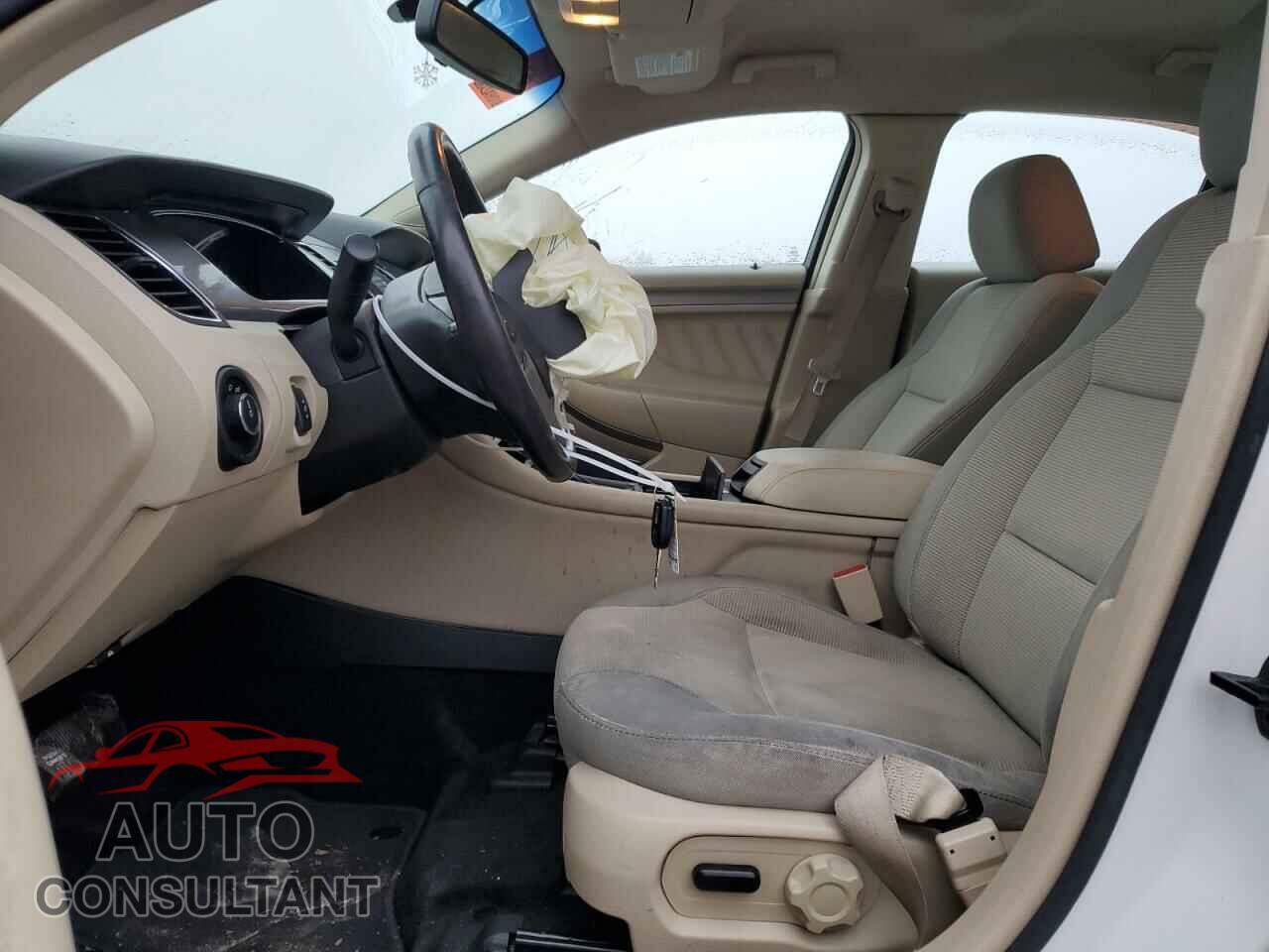 FORD TAURUS 2015 - 1FAHP2H82FG205975