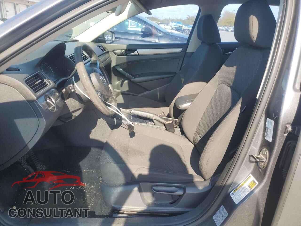 VOLKSWAGEN PASSAT 2012 - 1VWAP7A30CC105929