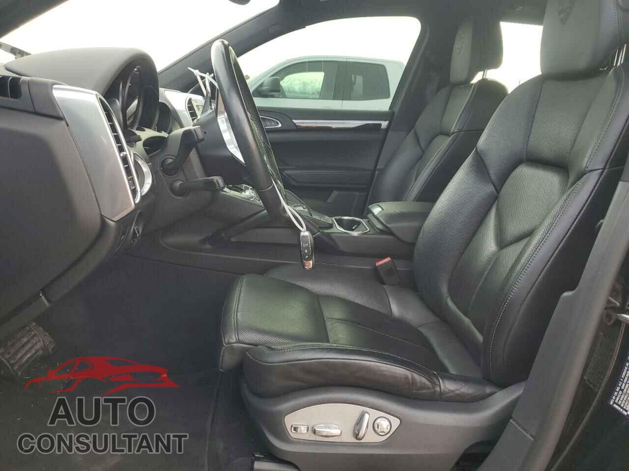 PORSCHE CAYENNE 2017 - WP1AA2A28HKA89215