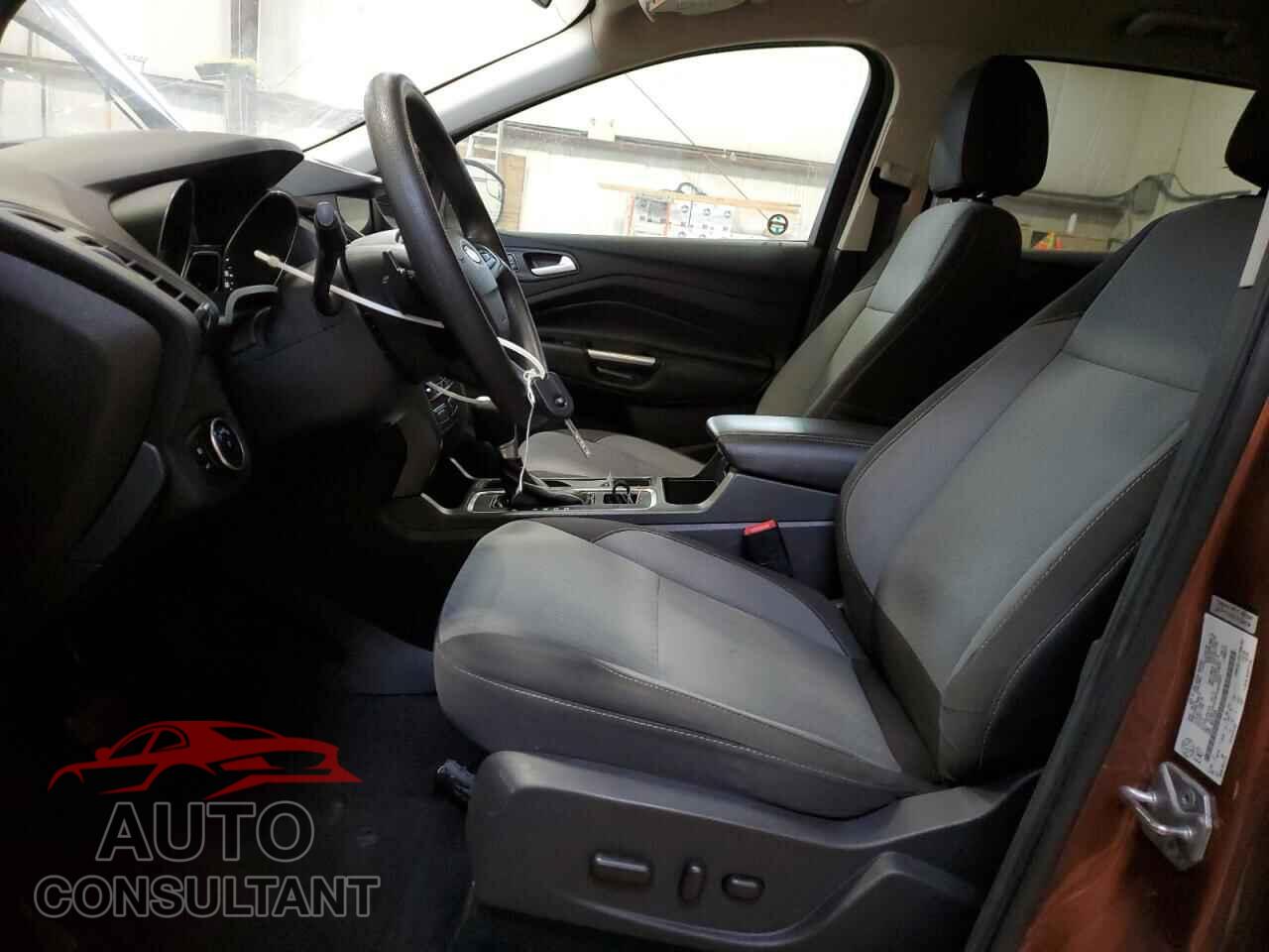 FORD ESCAPE 2017 - 1FMCU9GD9HUB54897