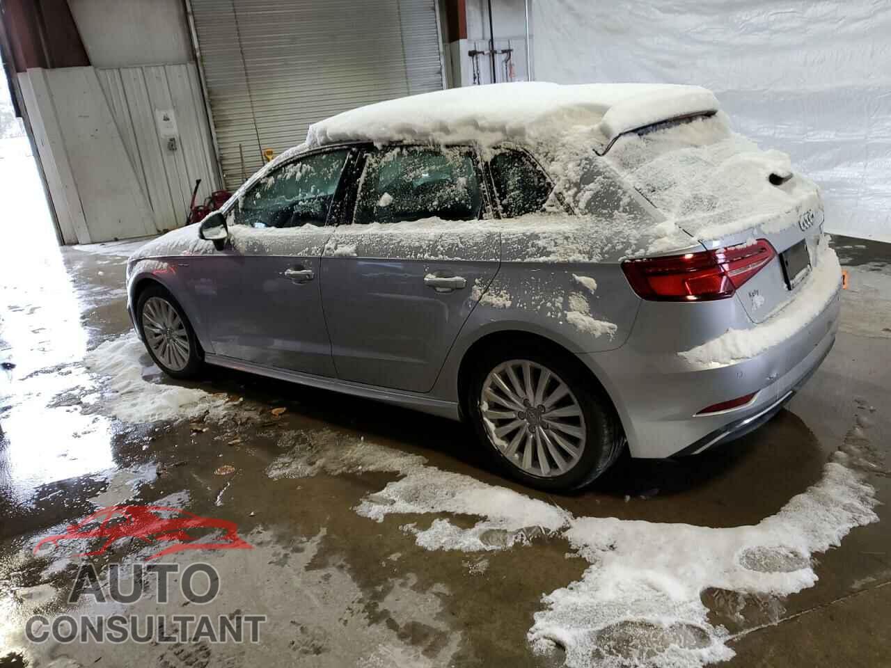 AUDI A3 2017 - WAUTPBFF0HA086574