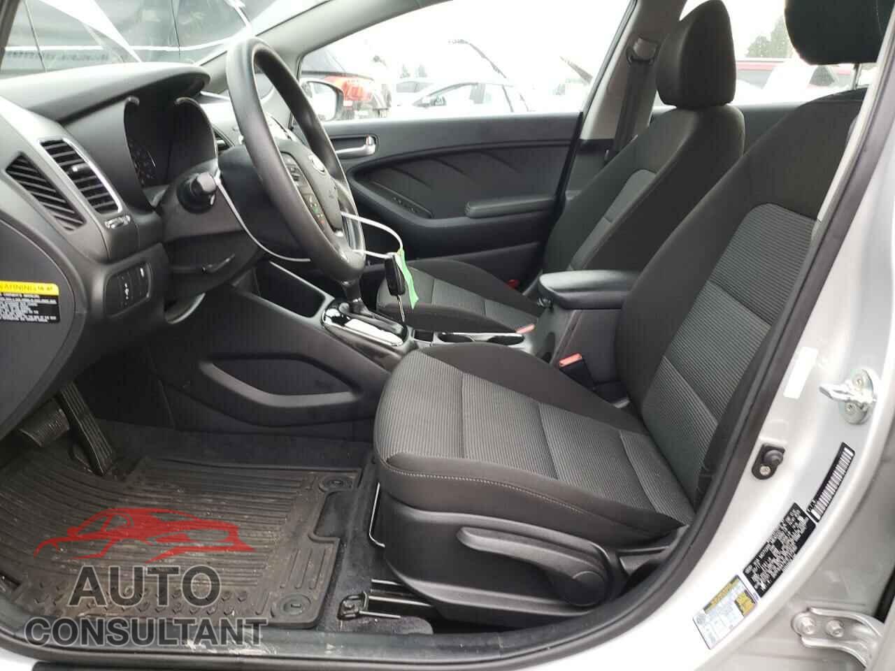 KIA FORTE 2017 - 3KPFK4A74HE137680
