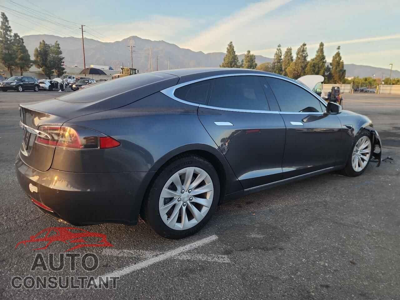 TESLA MODEL S 2017 - 5YJSA1E17HF202781