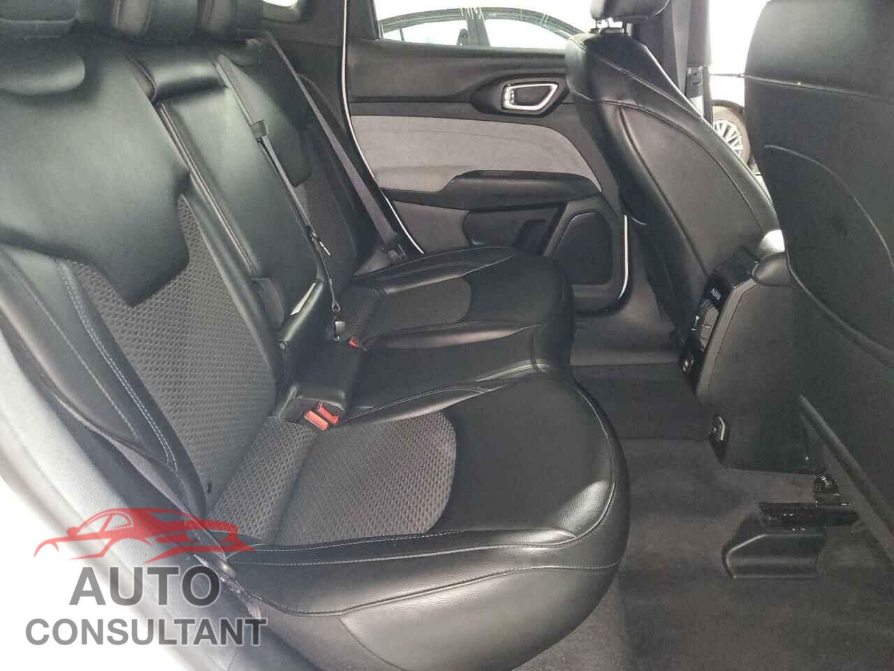JEEP COMPASS 2023 - 3C4NJDBN5PT561715