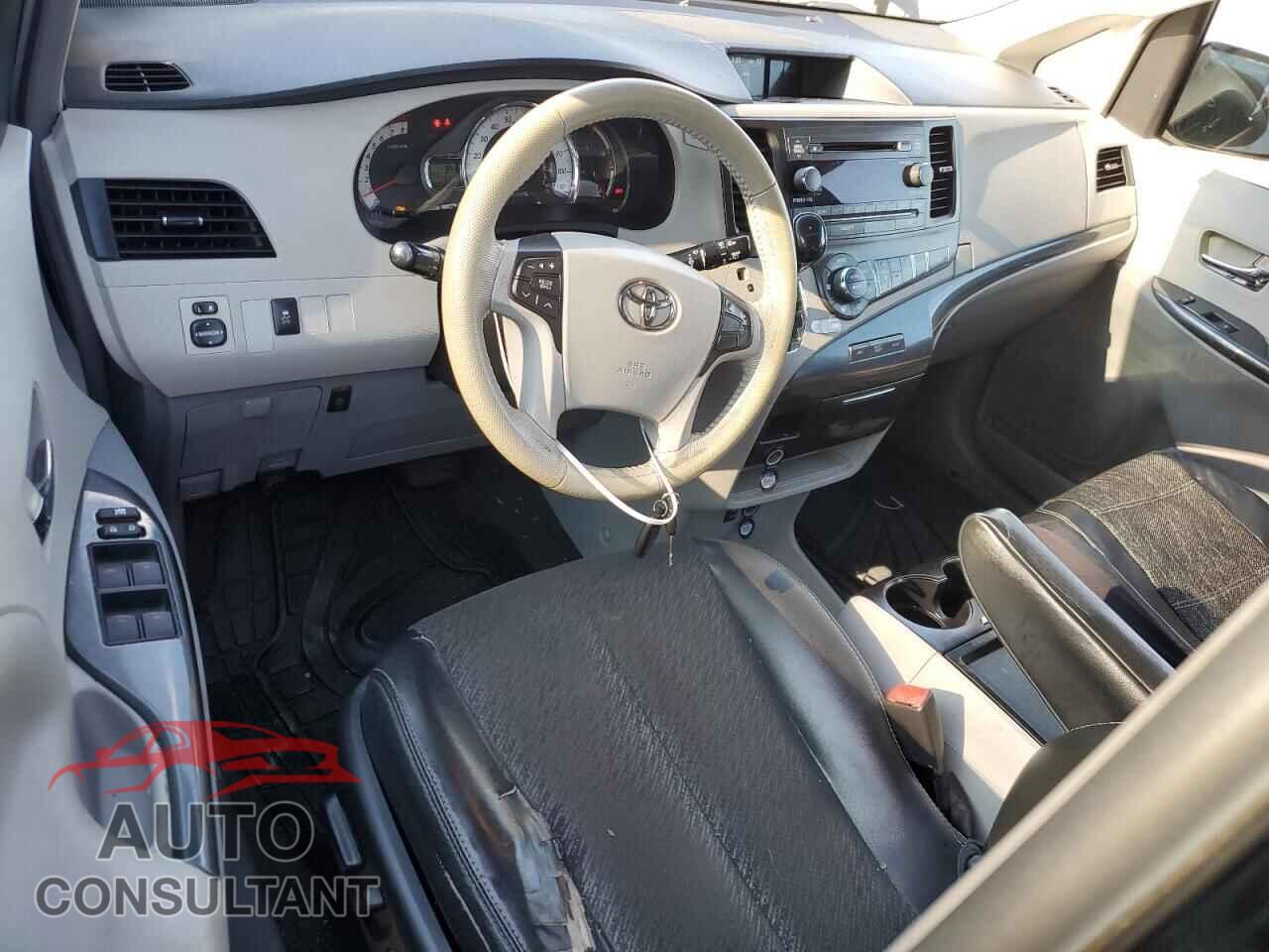 TOYOTA SIENNA 2011 - 5TDXK3DC0BS174746
