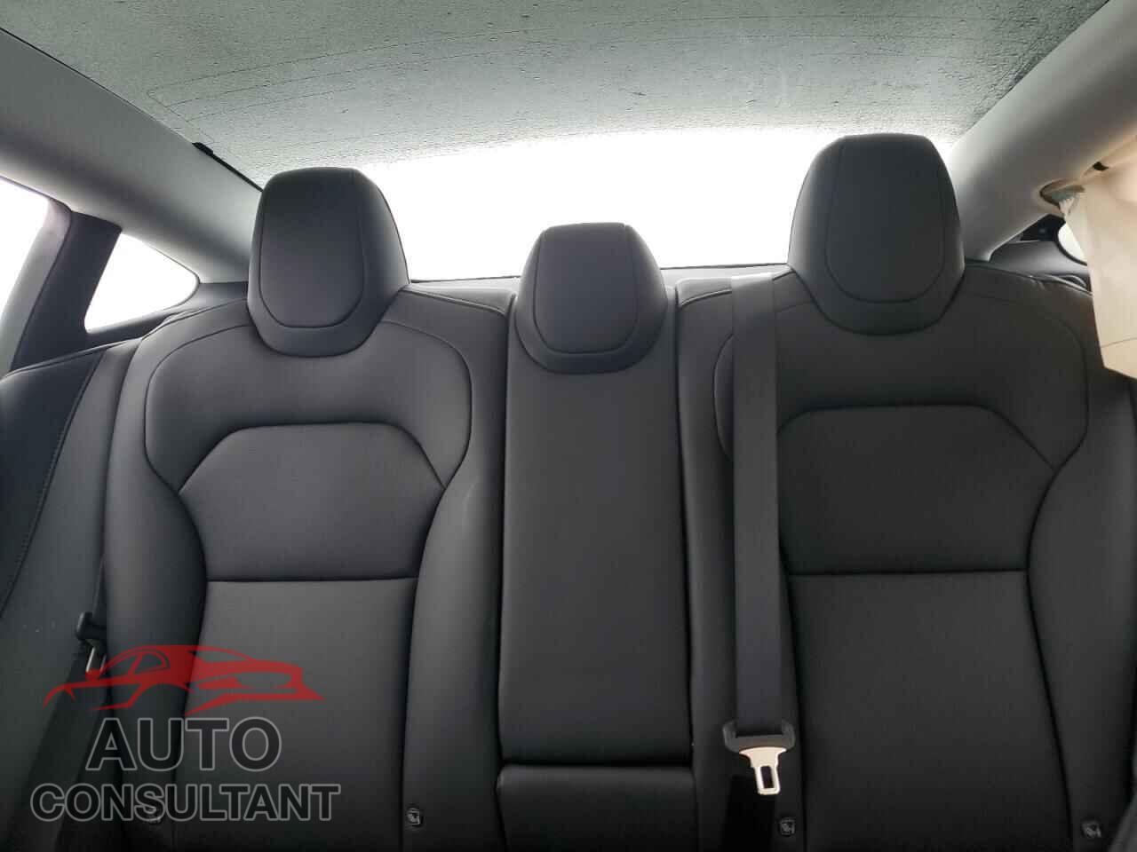 TESLA MODEL 3 2025 - 5YJ3E1EA2SF975125