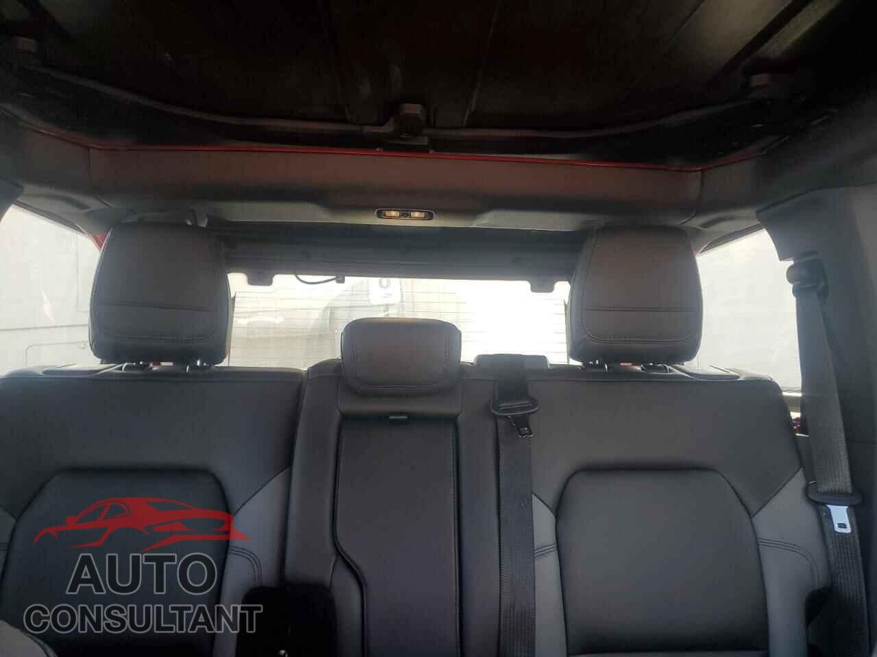 FORD BRONCO BLA 2024 - 1FMDE1BH0RLB02059