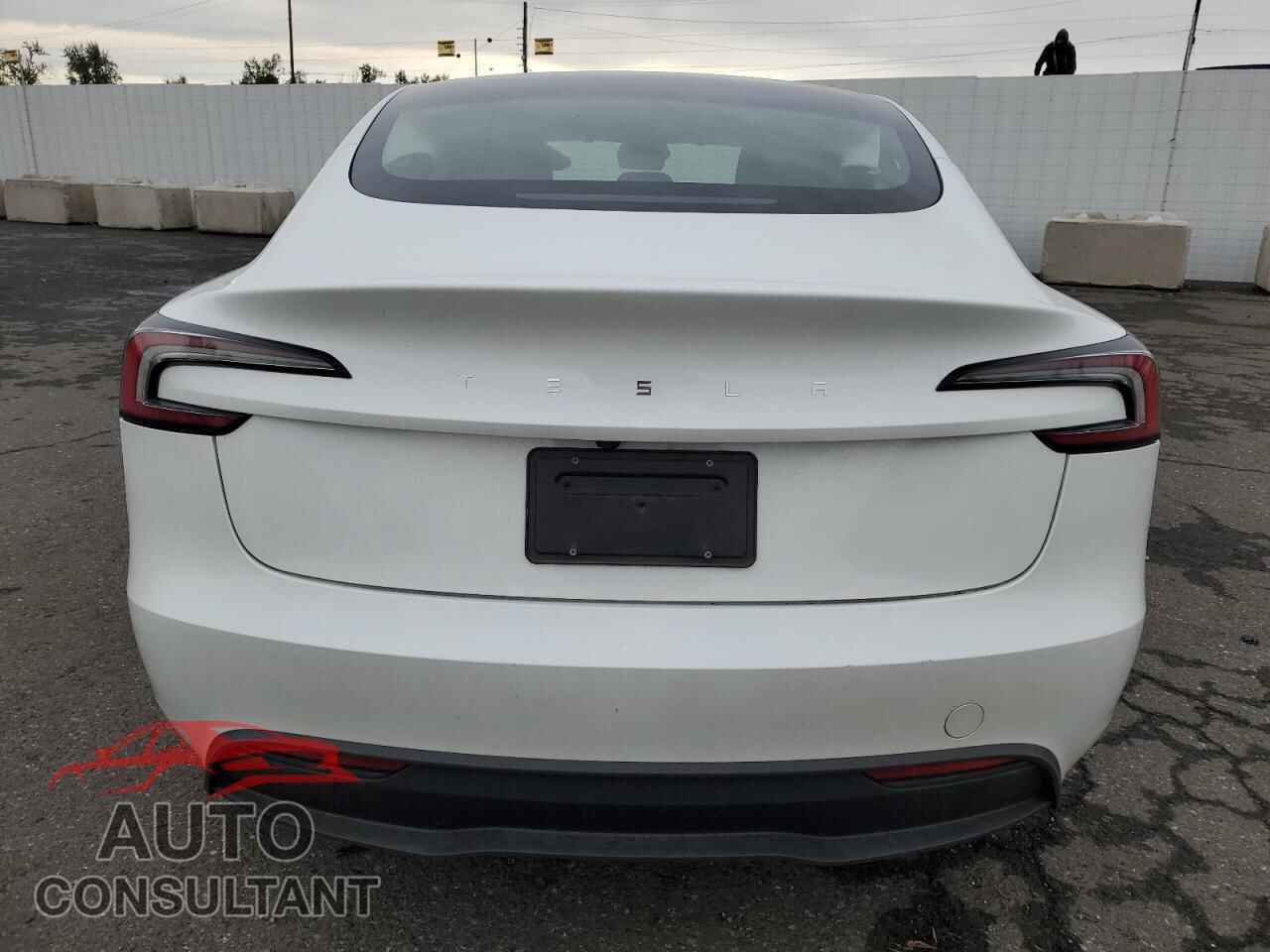 TESLA MODEL 3 2024 - 5YJ3E1EA5RF783949