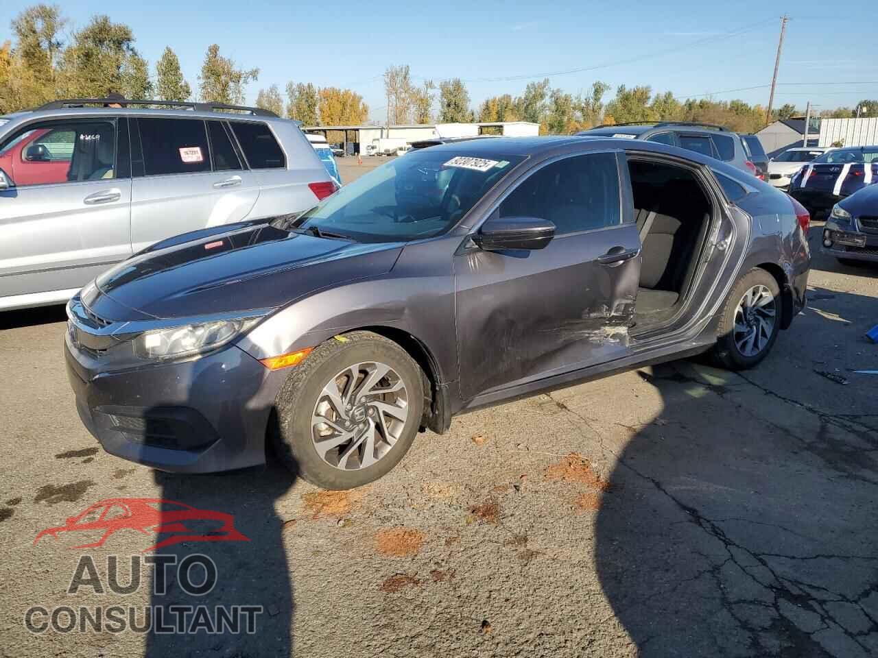 HONDA CIVIC 2018 - 2HGFC2F77JH605410