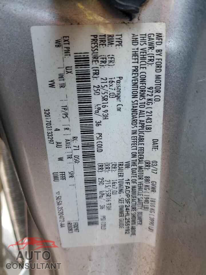 FORD FOCUS 2017 - 1FADP3F24HL255192