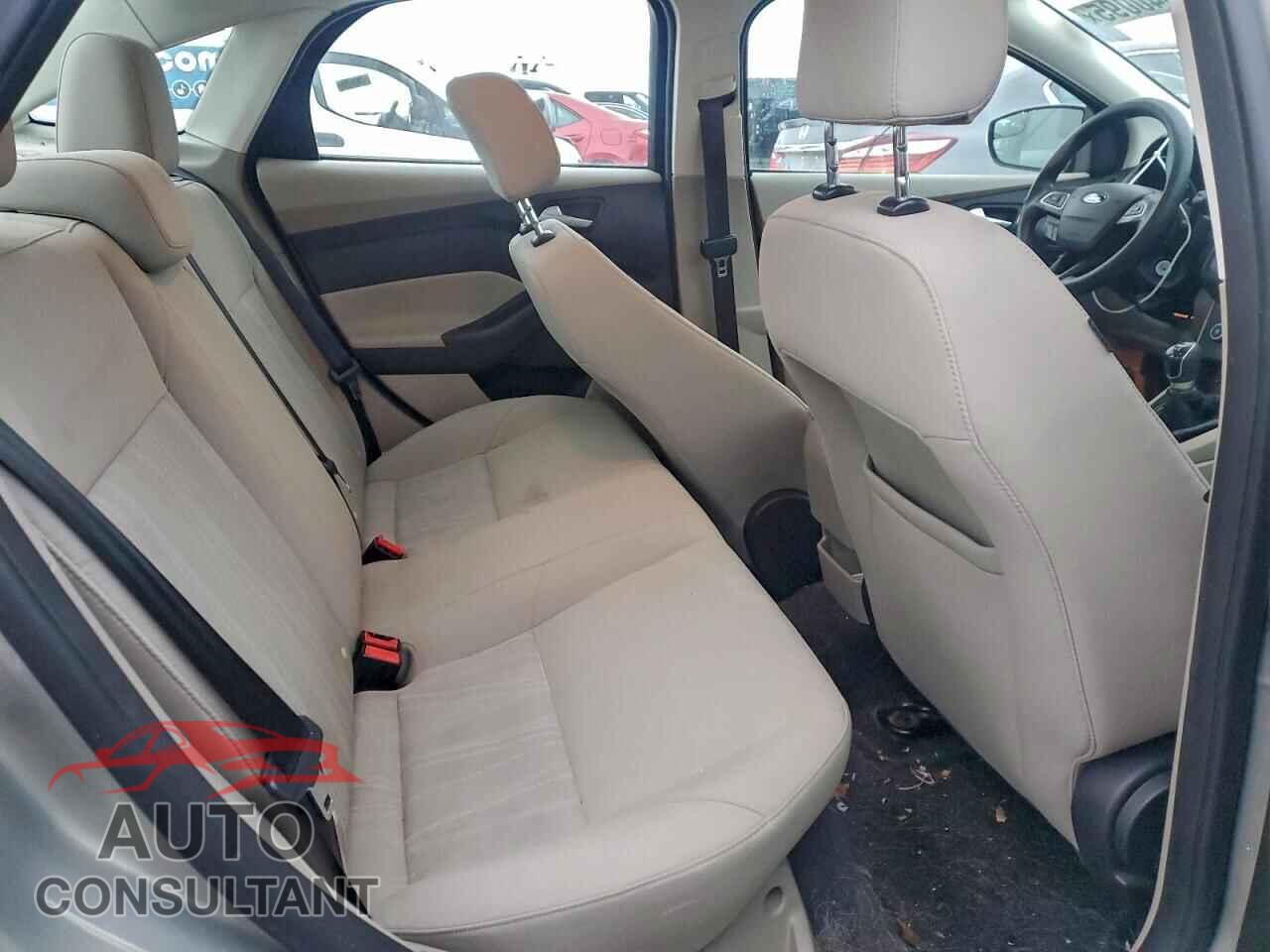FORD FOCUS 2015 - 1FADP3F20FL373270