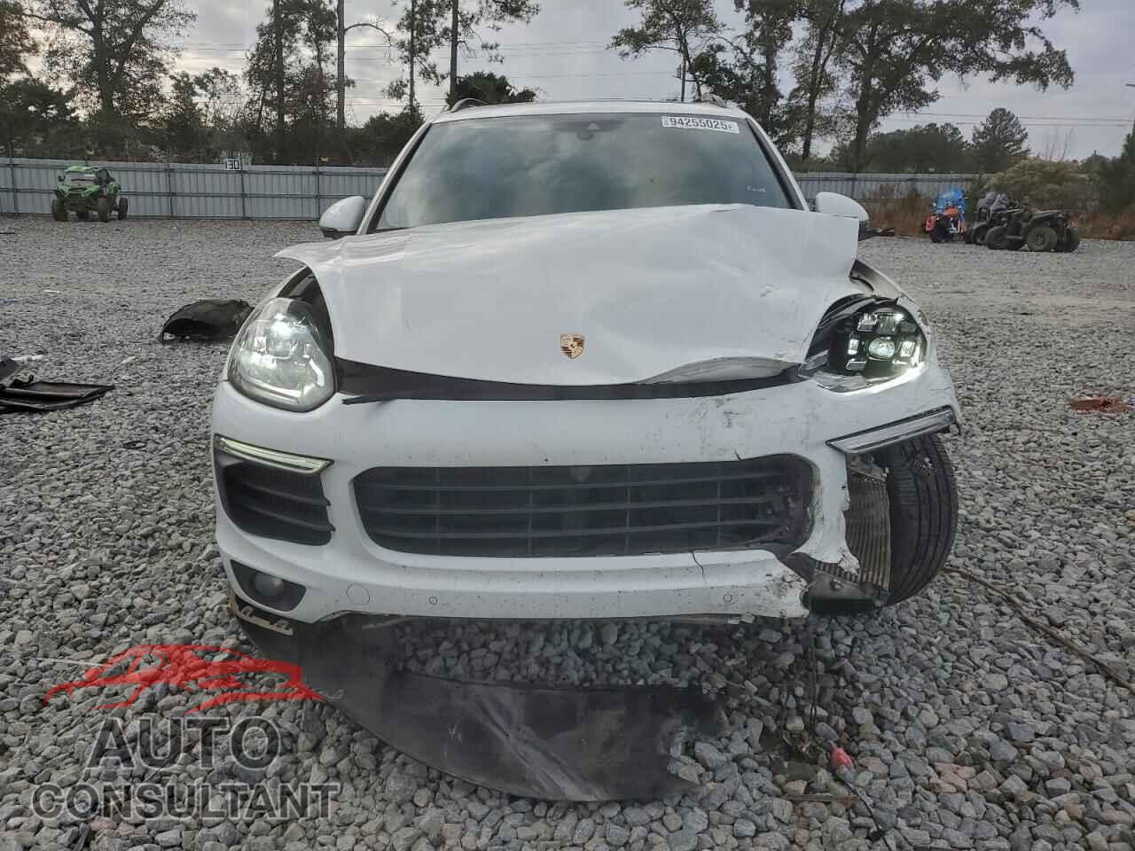 PORSCHE CAYENNE 2017 - WP1AB2A23HLA51205
