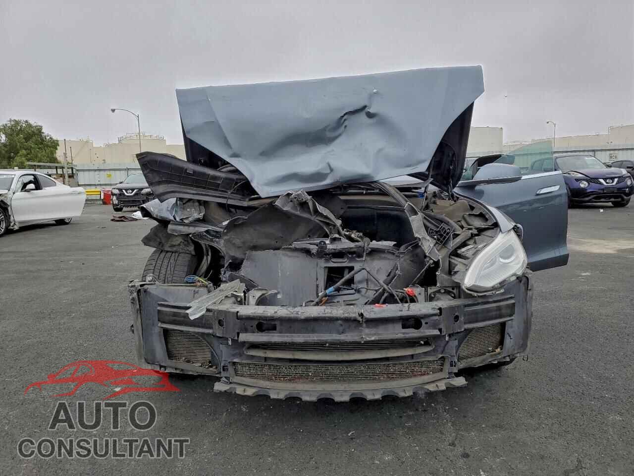 TESLA MODEL S 2014 - 5YJSA1S13EFP32729