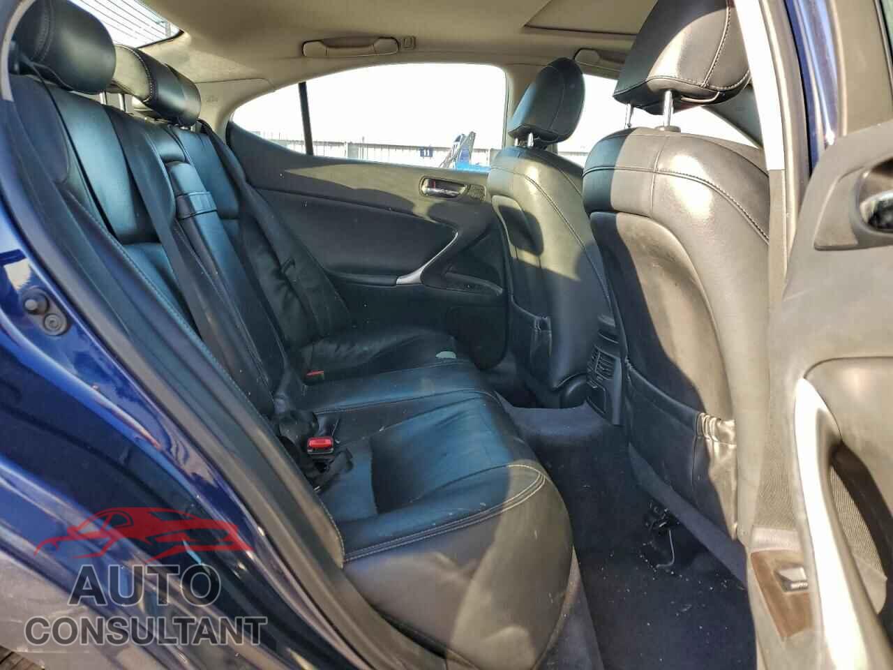 LEXUS IS 2011 - JTHCF5C21B5047239