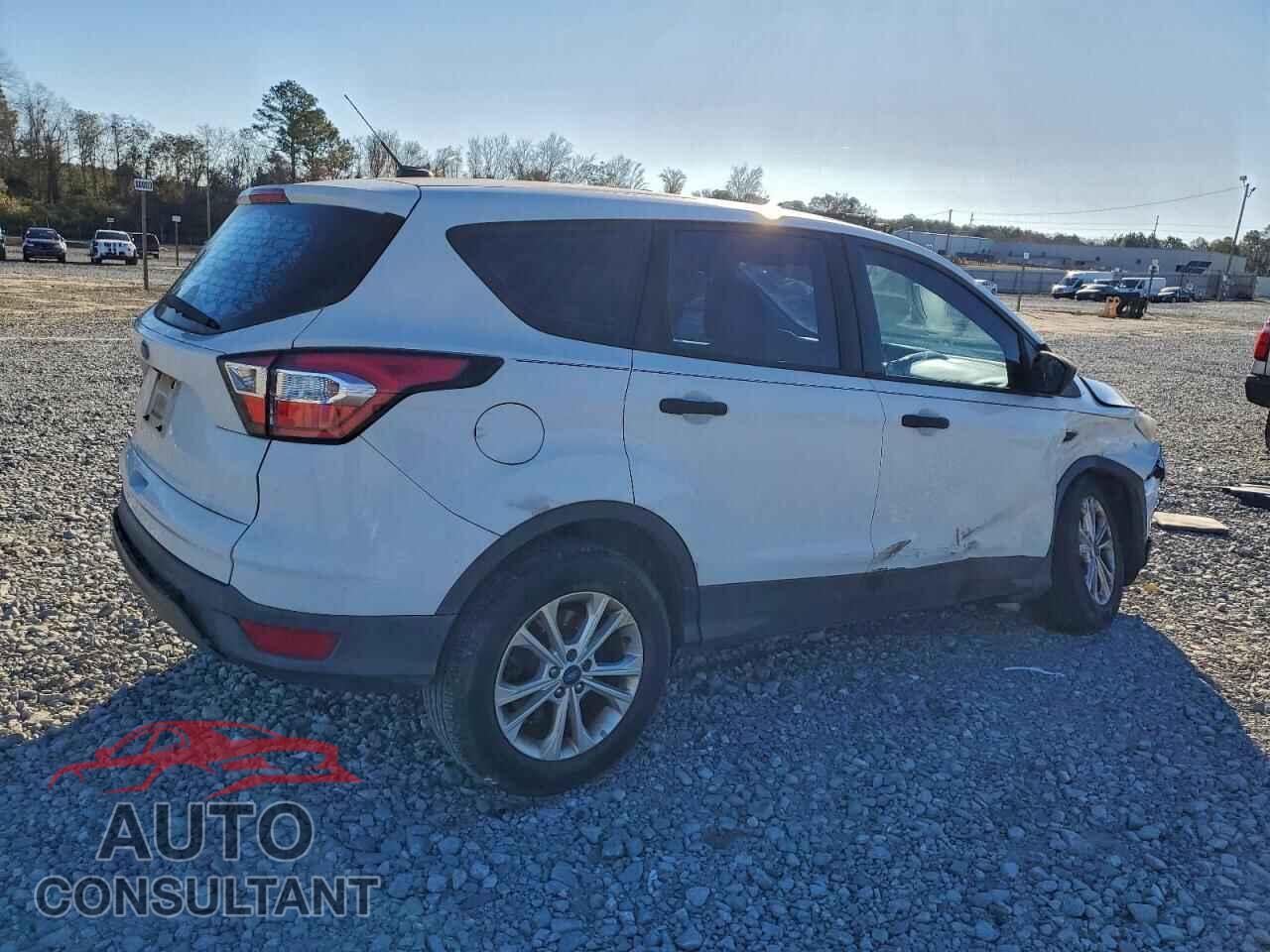 FORD ESCAPE 2017 - 1FMCU0F77HUD05260