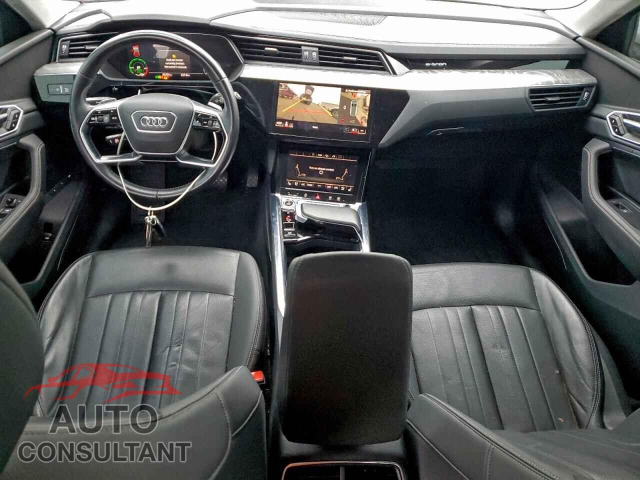 AUDI E-TRON 2021 - WA1LAAGE8MB002102