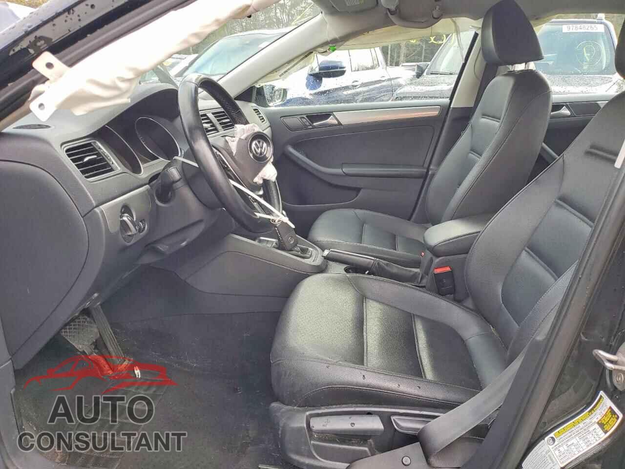 VOLKSWAGEN JETTA 2017 - 3VWDB7AJ2HM306330