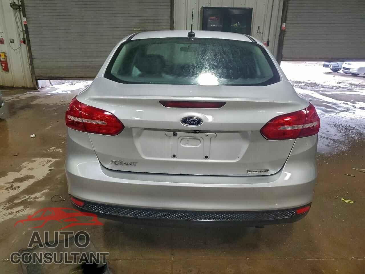 FORD FOCUS 2016 - 1FADP3E28GL201667