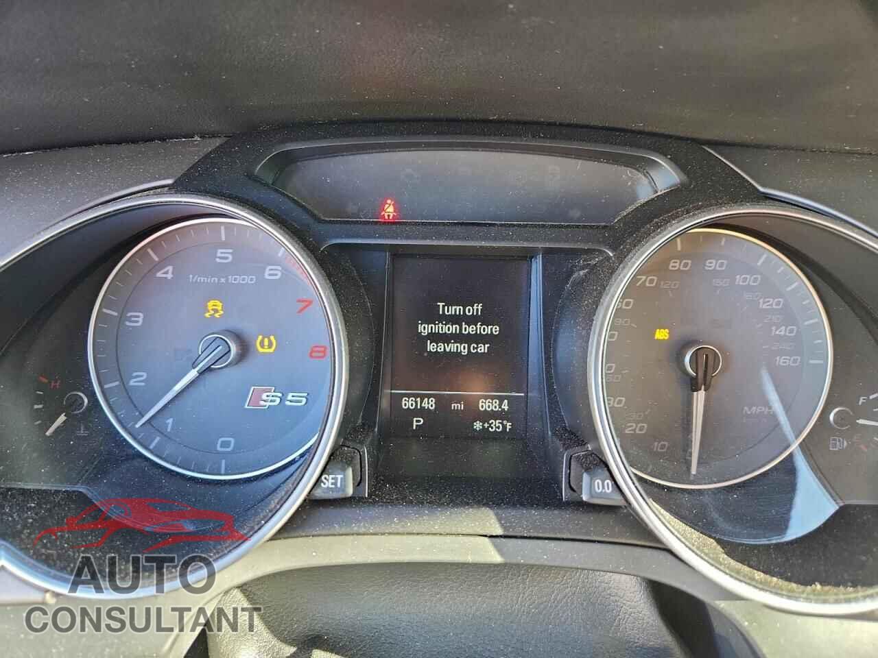 AUDI S5/RS5 2015 - WAUCGAFR3FA002877
