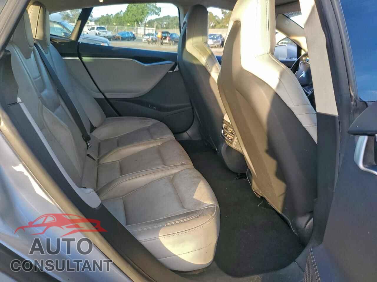 TESLA MODEL S 2015 - 5YJSA1H2XFFP75269