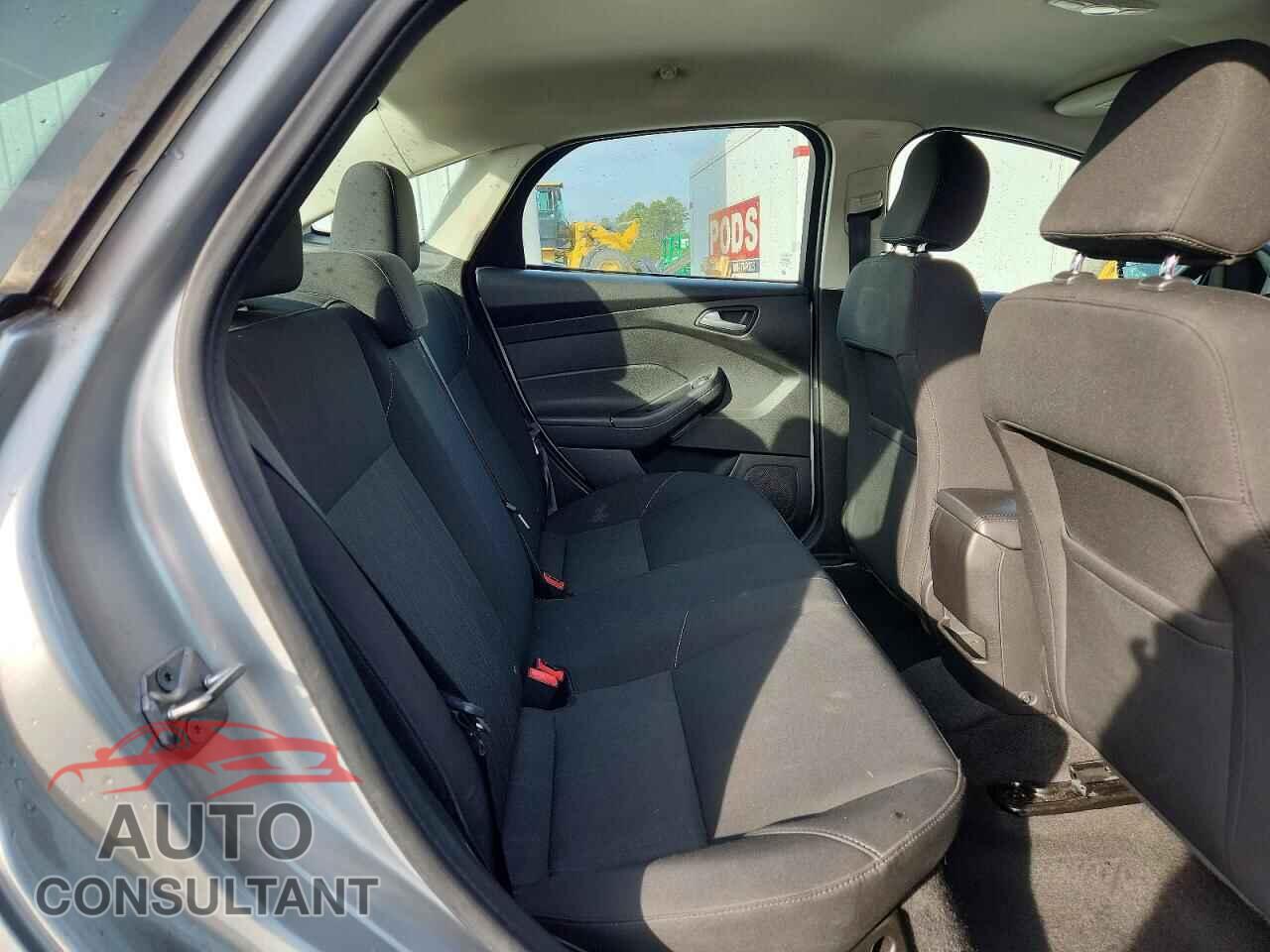 FORD FOCUS 2017 - 1FADP3F29HL221023
