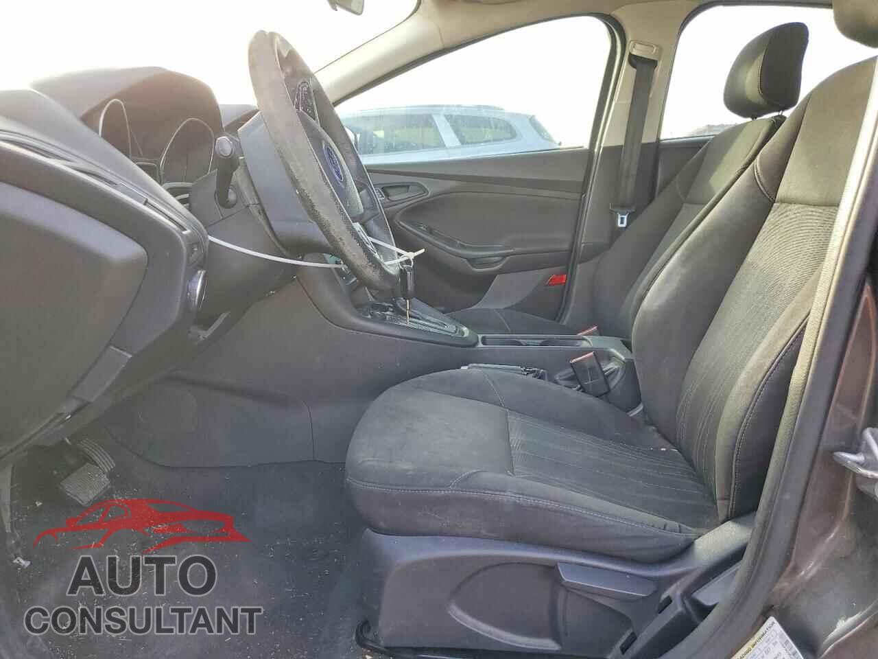 FORD FOCUS 2015 - 1FADP3E20FL254992