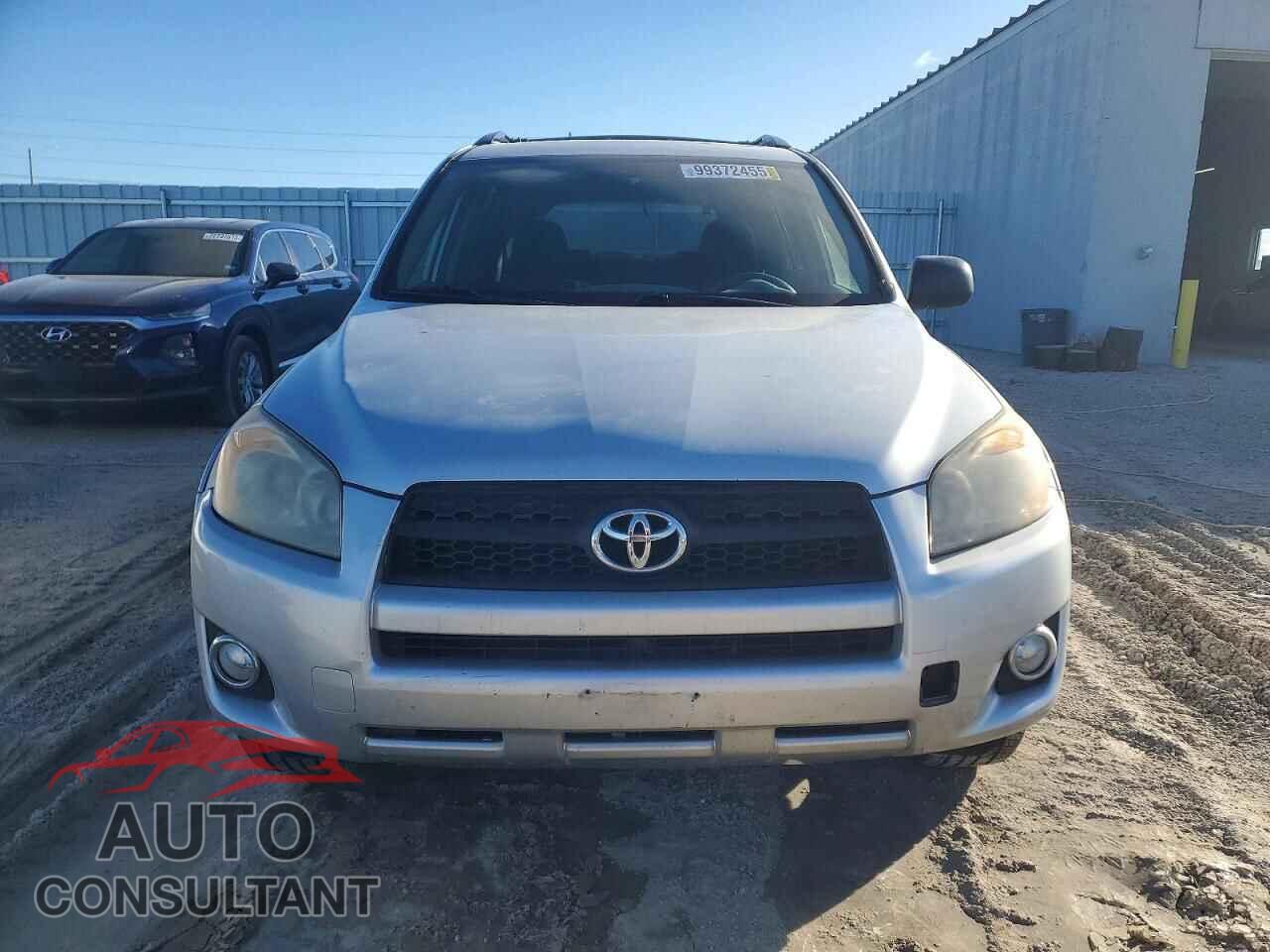 TOYOTA RAV4 2010 - JTMRF4DV3A5021836