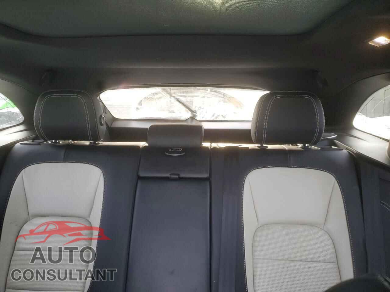 JAGUAR F-PACE 2017 - SADCL2BV9HA891411