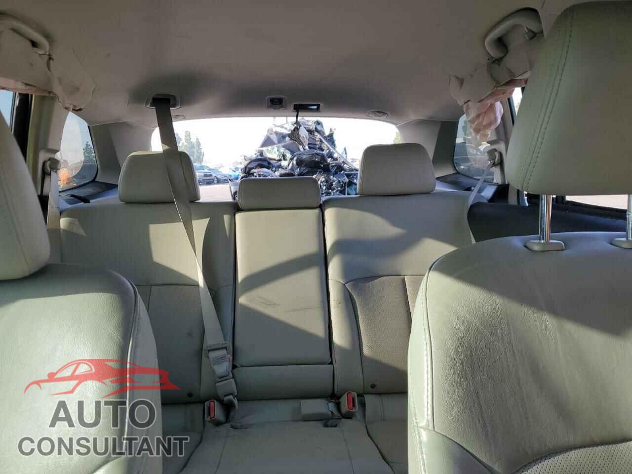 SUBARU OUTBACK 2014 - 4S4BRBKC8E3244711