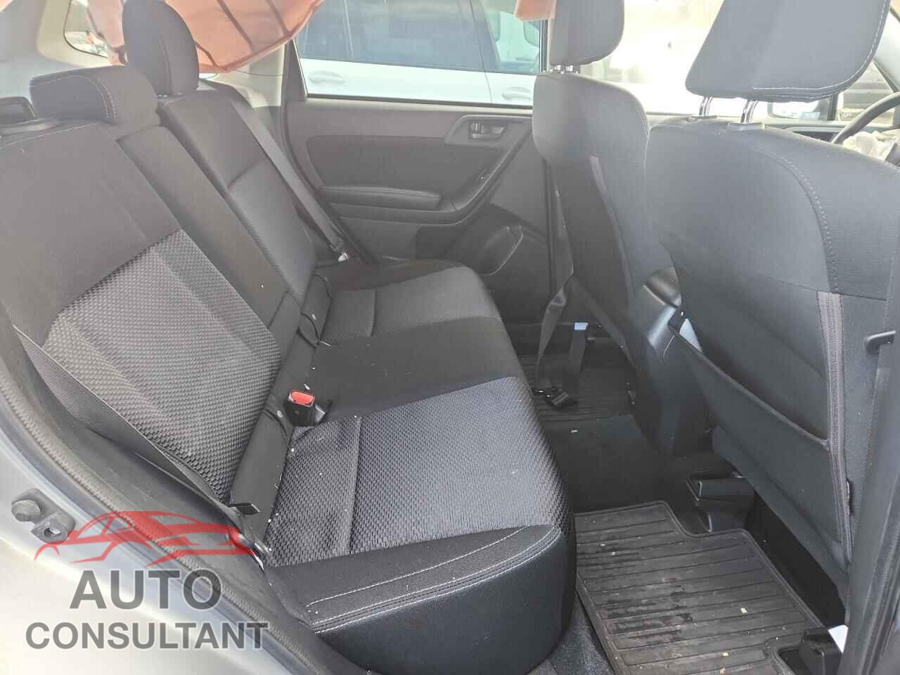SUBARU FORESTER 2018 - JF2SJAEC4JH445599