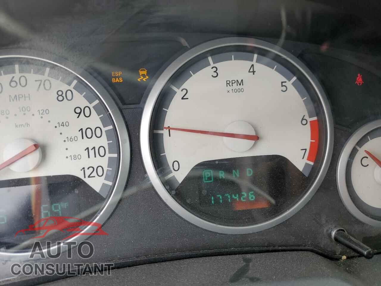 DODGE CARAVAN 2010 - 2D4RN5D18AR118509
