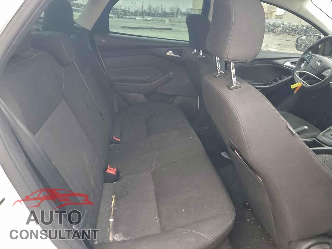 FORD FOCUS 2015 - 1FADP3F26FL263436