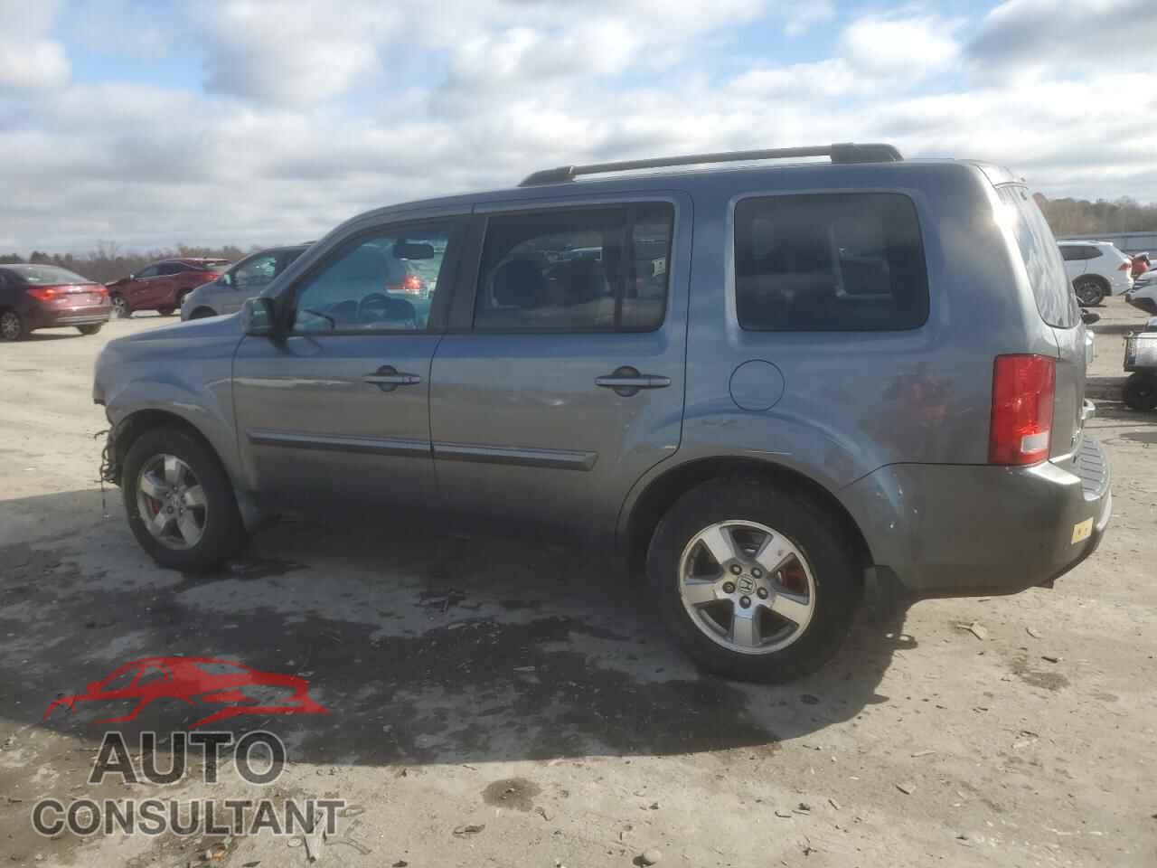 HONDA PILOT 2011 - 5FNYF4H56BB016605