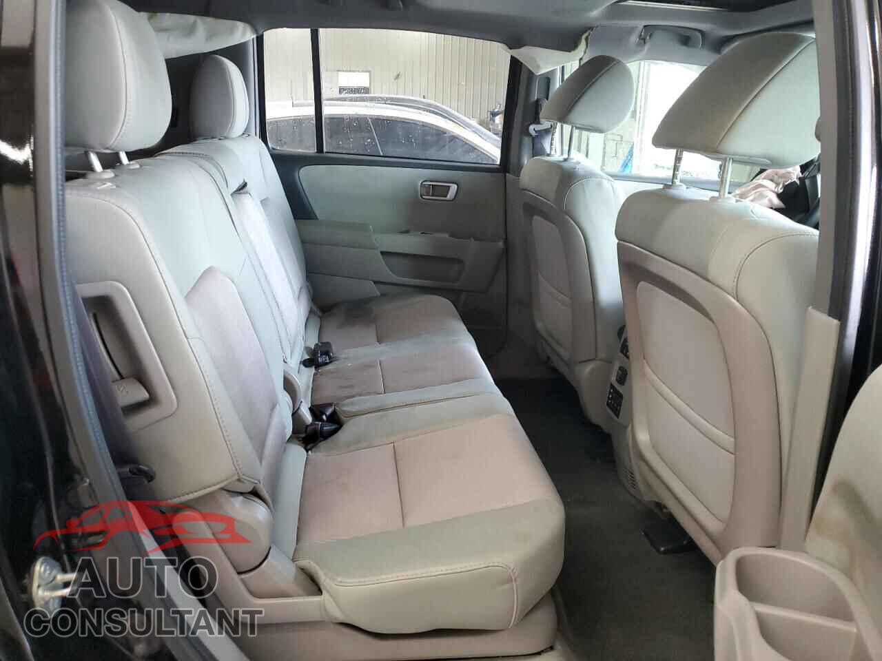 HONDA PILOT 2015 - 5FNYF4H31FB076876