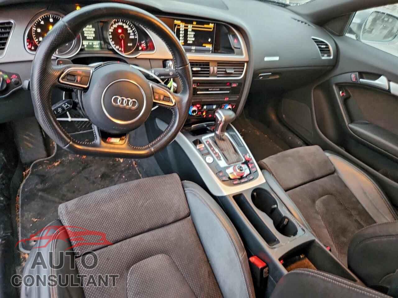 AUDI A5 2013 - WAUDFBFR3DA058912