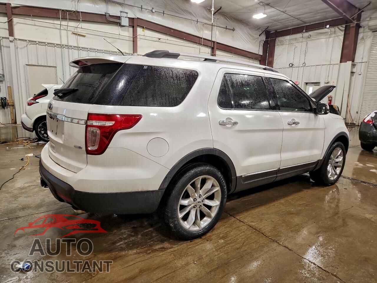 FORD EXPLORER 2013 - 1FM5K8F89DGA38945
