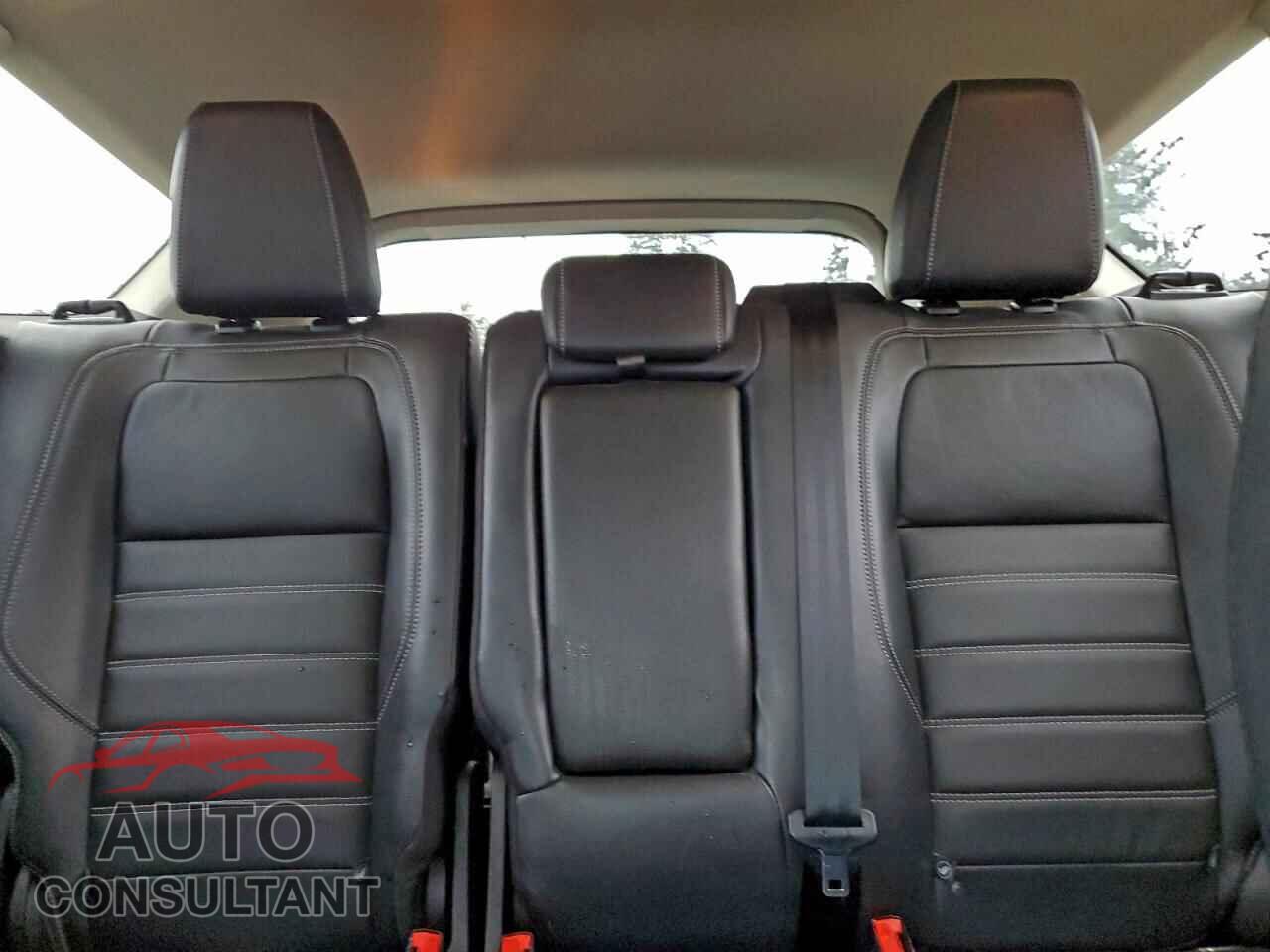 FORD ESCAPE 2018 - 1FMCU9J99JUC60700
