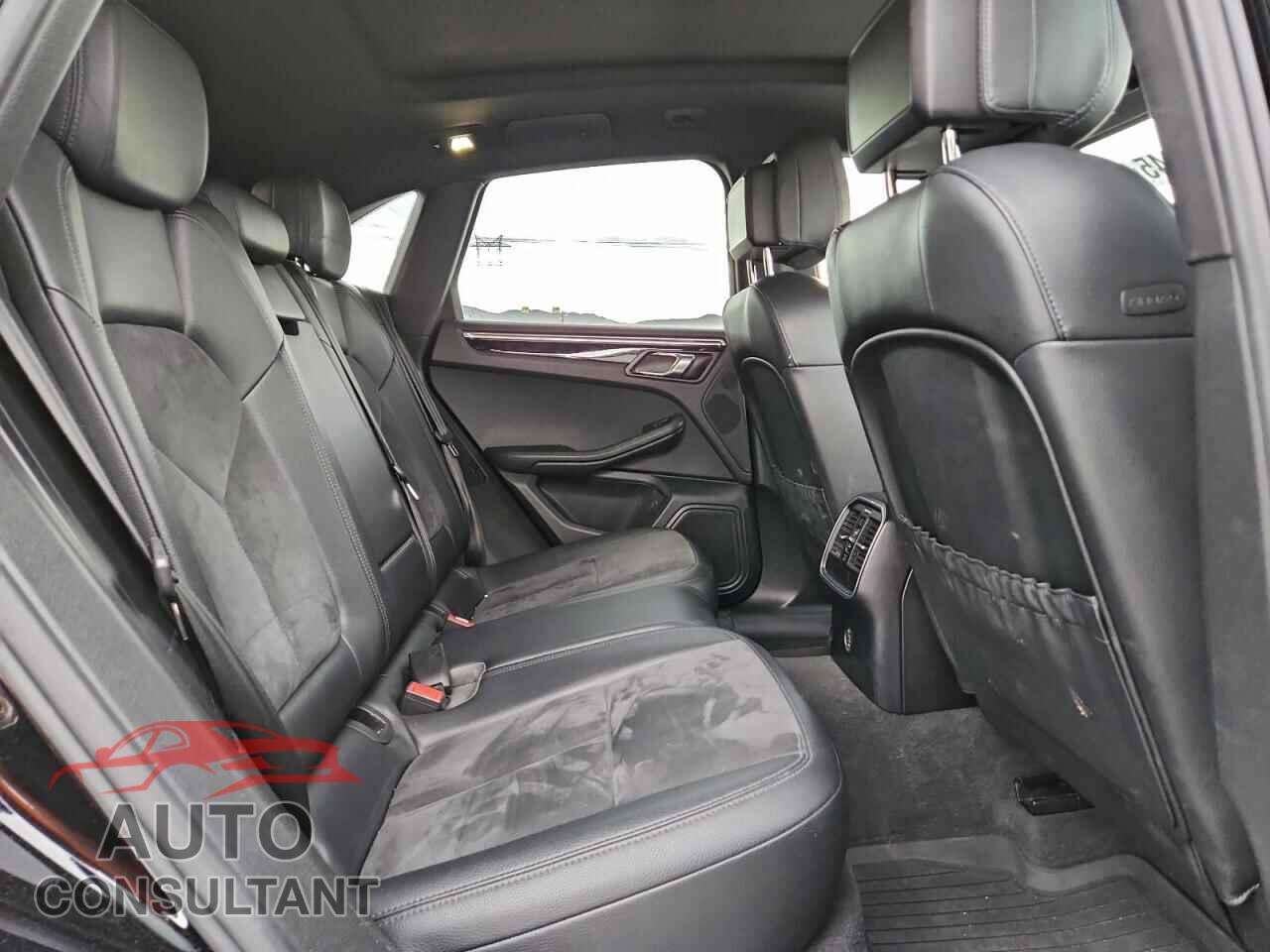 PORSCHE MACAN 2017 - WP1AA2A59HLB81471