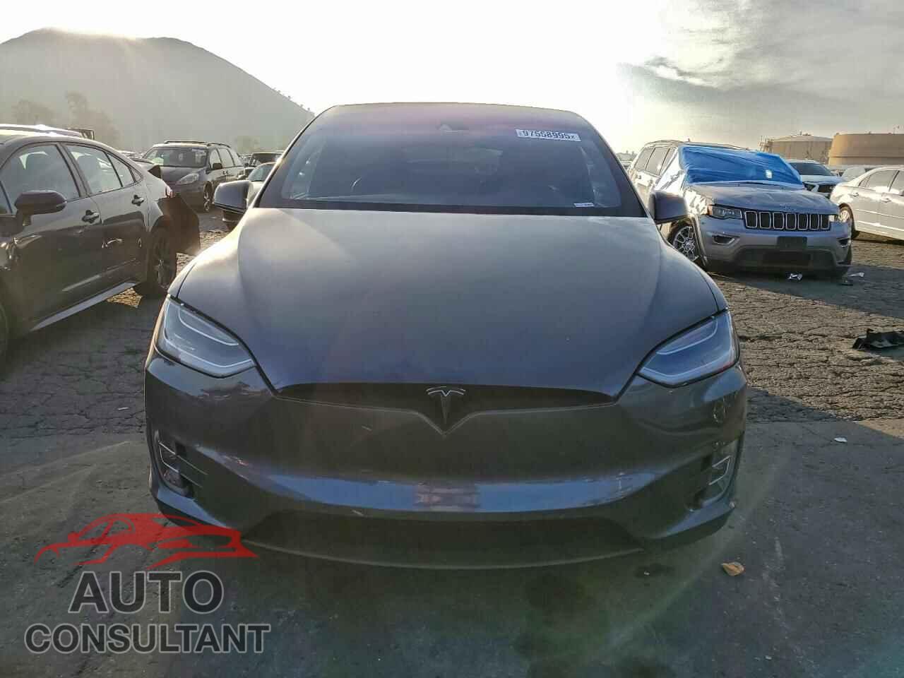 TESLA MODEL X 2016 - 5YJXCBE27GF004523